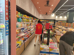 华墟社区送清凉送酸梅汤活动