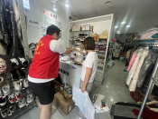 华墟社区送清凉送酸梅汤活动