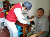 为养老服务中心的老人送上健康体检