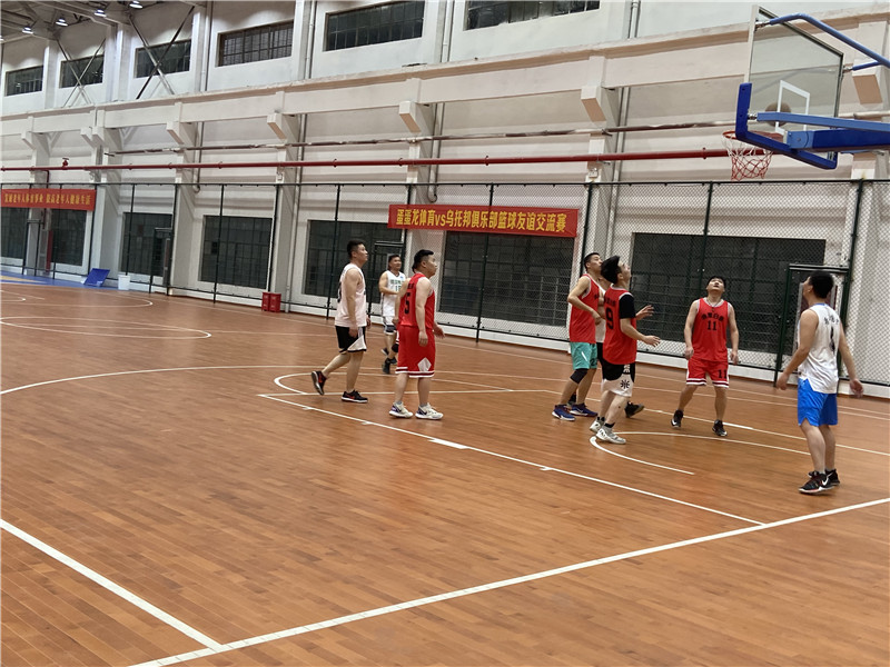 芝塘湖村开展志愿者篮球比赛