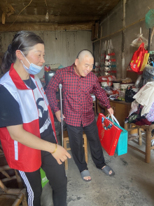 关爱老人，情暖中秋志愿活动