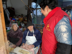 芝塘湖村慰问困难老年人志愿服务活动