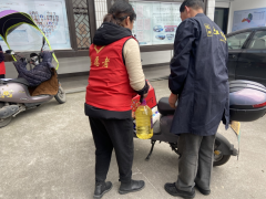 芝塘湖村慰问困难户志愿服务活动