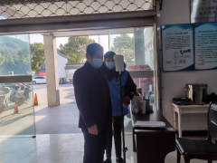 抗击疫情守好小门