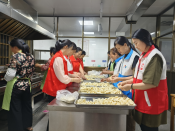 “情暖六一，共护成长”做巧果志愿服务活动