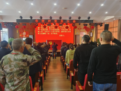 党员志愿者开展“重温入党誓词 集体诵读党章”主题党日活动