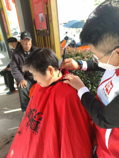 公益理发 爱心传递