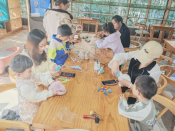 我们的星期日“亲子DIY耳套”活动