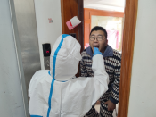 国际社区三人小组上门志愿活动