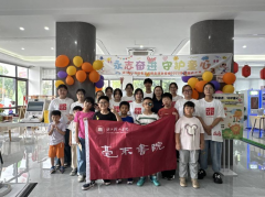 织彩夏令营志愿者活动