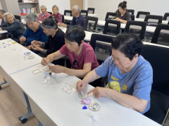 杨汛桥街道孙家桥社区冰箱贴diy志愿者活动