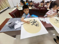 王家塔村开展国画熊猫绘画活动