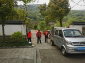 高家社区组织志愿者进行文明祭祖活动