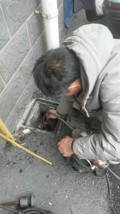仁里王村生活污水管道巡查志愿服务活动