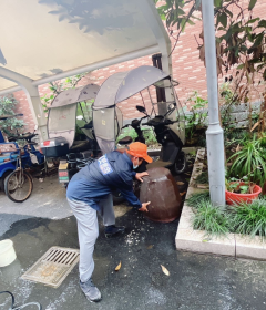 仁里王村翻缸倒盆志愿服务活动