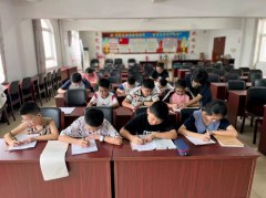 杨汛桥街道竹园童村“缤纷暑假 笔韵修身”志愿服务活动