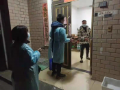 志愿者助力混凝土供应，为保质保量完成隔离点建设添砖加瓦