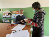 疫情期间，口罩分发