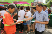 “尊法守法·携手筑梦”服务农民工公益法律服务行动暨“禁毒宣传”活动。