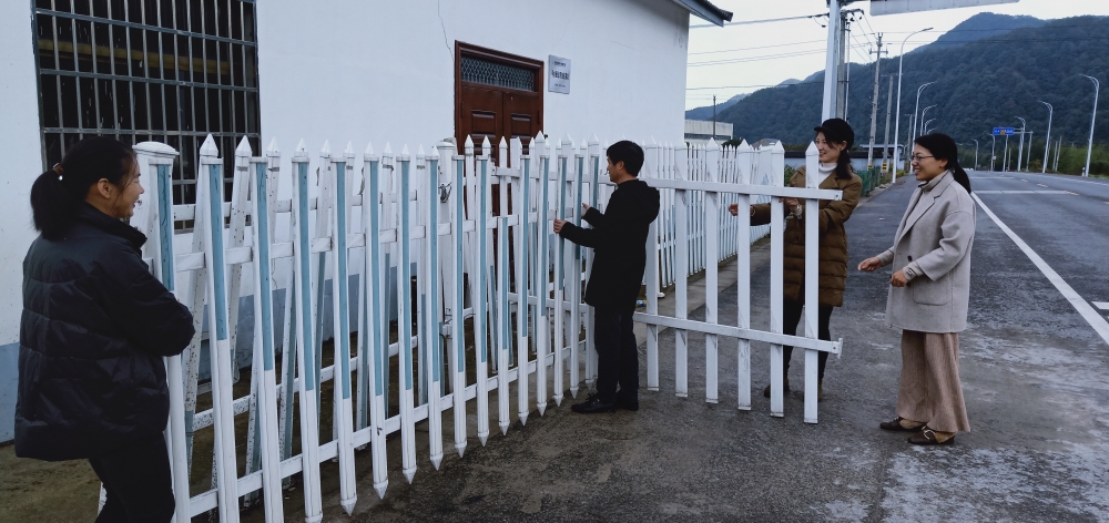 清除路障，文明交通