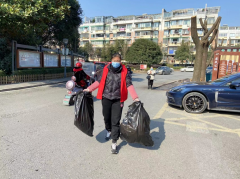 为管控人员上门收垃圾