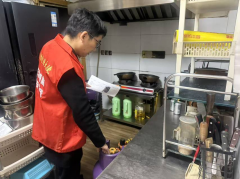 人利社区对商铺用气用电检查