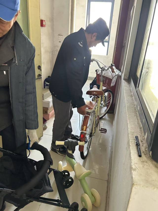 楼道卫生大整治 楼道卫生大整治