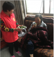 清明节做艾饺看望老人
