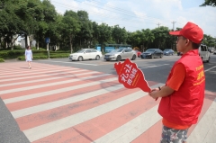 礼让斑马线，文明过马路