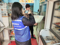 龙城社区志愿者开展食品安全宣传活动