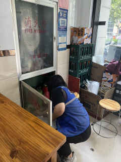 龙城社区组织志愿者开展消防安全检查活动