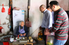 赴夏履双叶村开展挂联村慰问