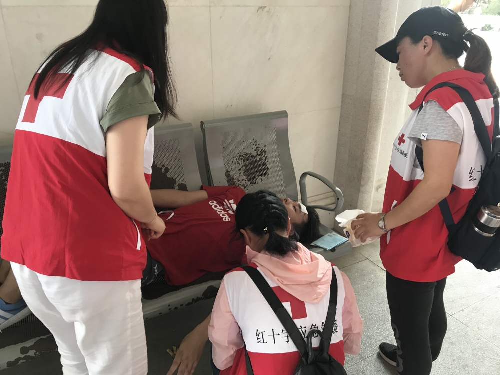 【用心用情“三服务”】国庆长假期间，区红十字会开展志愿服务系列活动