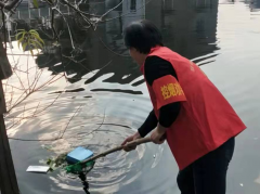 联社村巾帼护水活动