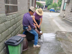 杨汛桥街道联社村开展翻缸倒罐志愿活动