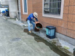 杨汛桥街道联社村翻缸倒罐志愿活动