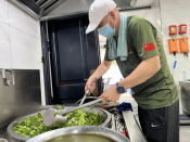 向山顶送餐的马拉松运动员（奔跑的午餐）8.25