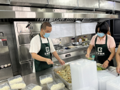 向山顶送餐的马拉松运动员（奔跑的午餐）9.1
