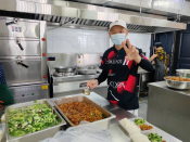 向山顶送餐的马拉松运动员（奔跑的午餐）9.12