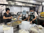 向山顶送餐的马拉松运动员（奔跑的午餐）9.16