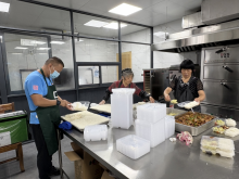 向山顶送餐的马拉松运动员（奔跑的午餐）10.16