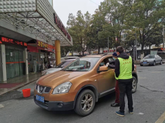 亚太单身公寓守小门志愿活动