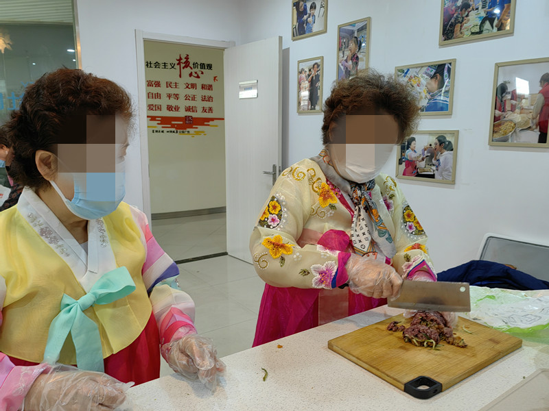 大渡社区开展邻里糕制作志愿服务活动