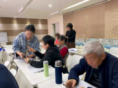 大渡社区开展老年人智能手机培训
