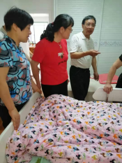 平水镇潮亭社区看望百岁老人