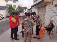 上灶下街垃圾分类入户宣传