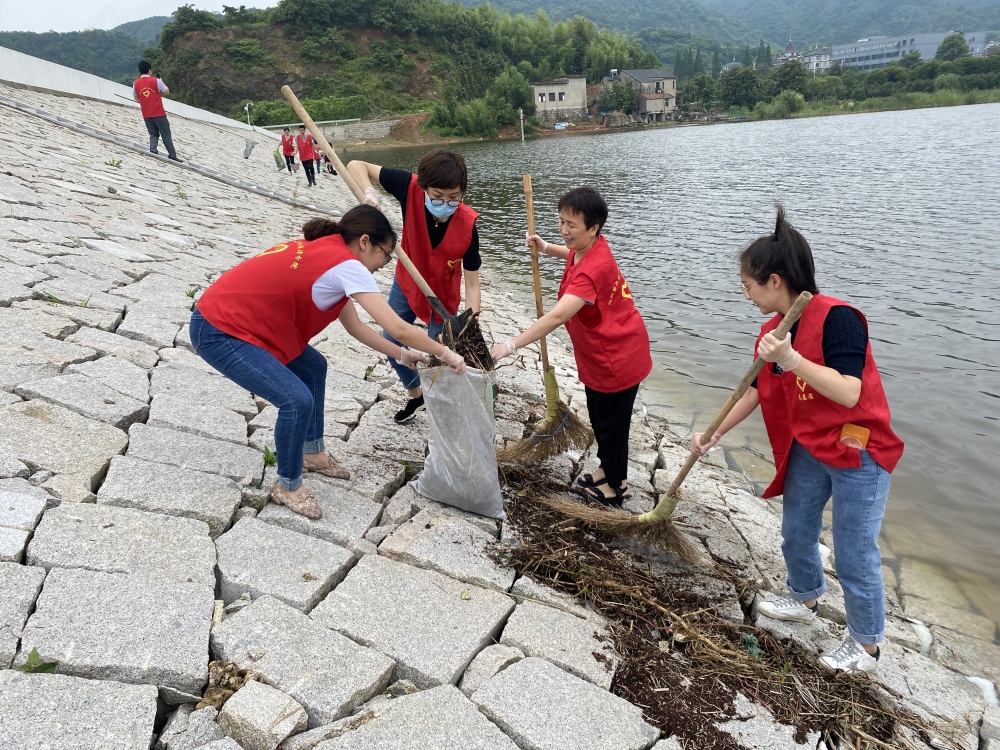 学党史办实事、护水库志愿行