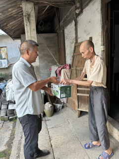 横山村-低保低边慰问活动