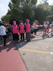 徐山村和大姐协助秋瑾小学金三角校区安保工作