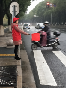 “文明出行”柯桥分院在行动